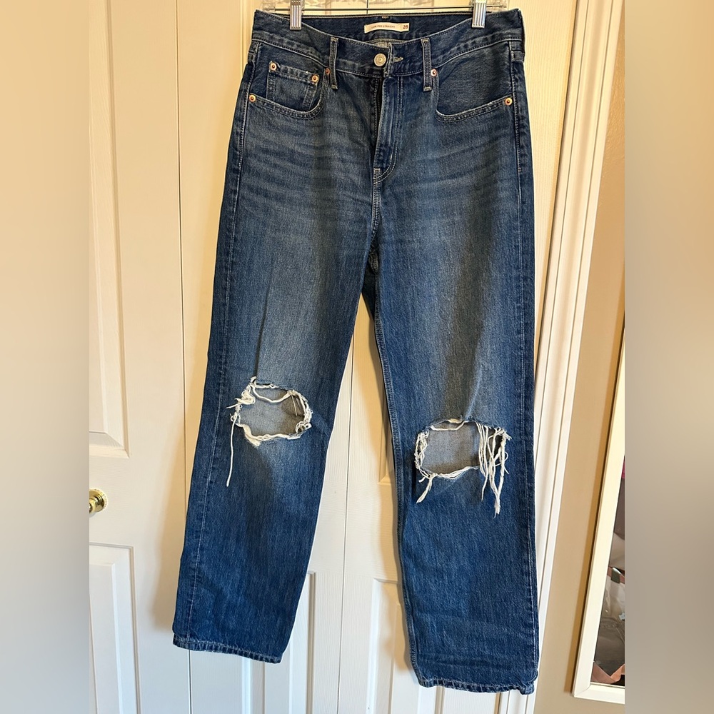 Levi’s low pro straight blue jeans distressed 28